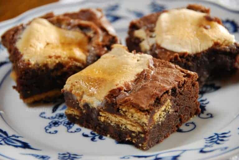 Smores Brownies - brownies made with marshmallows and graham crackers