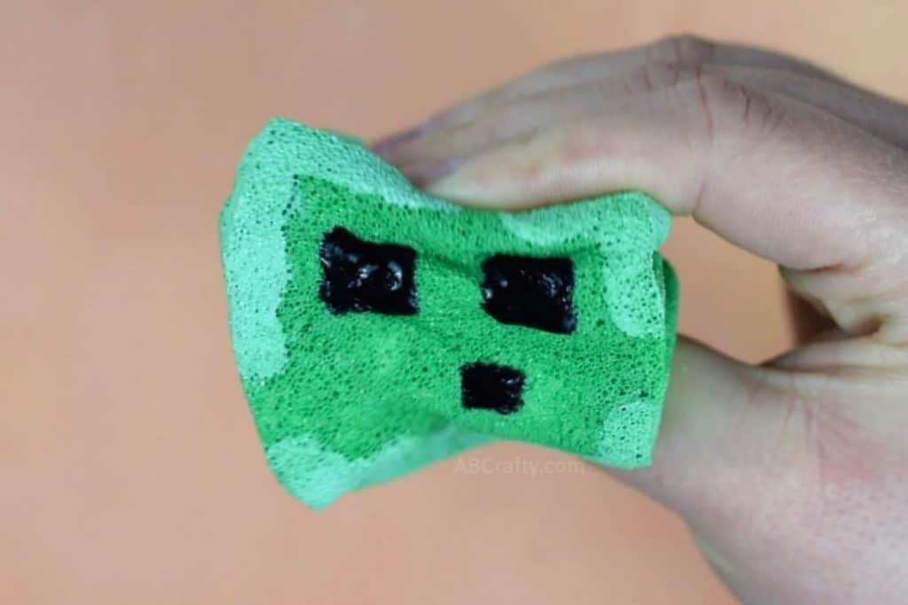 Squishing glow in the dark handmade Minecraft slime squishy