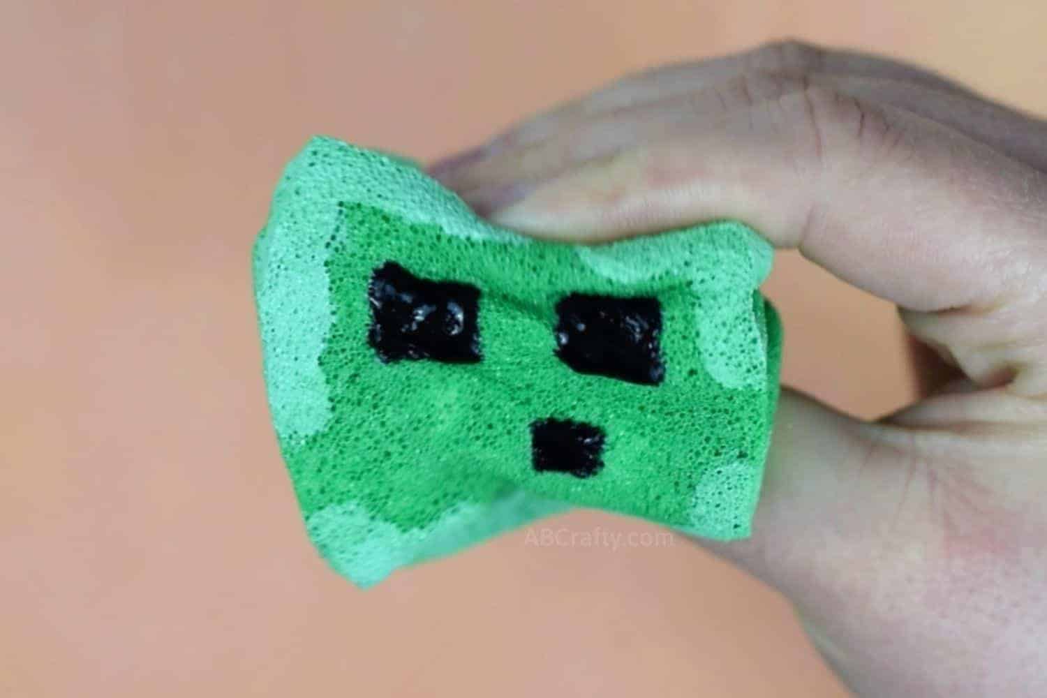 Squishing glow in the dark handmade Minecraft slime squishy