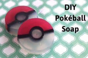 two homemade pokemon soaps in the shape of pokeballs with the title 'diy pokéball soap'