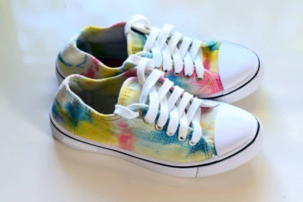 The easy way - how to tie dye shoes - Swoodson Says