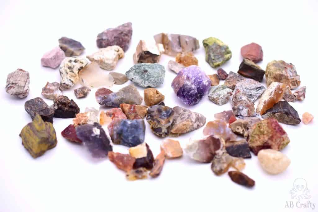 various raw stones from the tumble bee kit