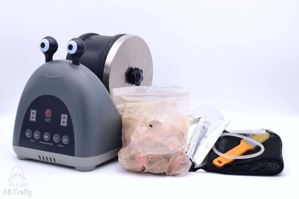 cayama snail rock tumbler kit with stones