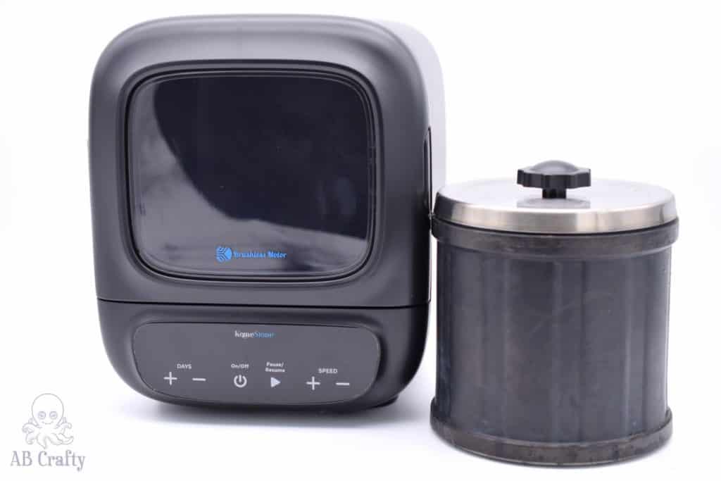 komestone k2 elite rock tumbler with the barrel on the outside